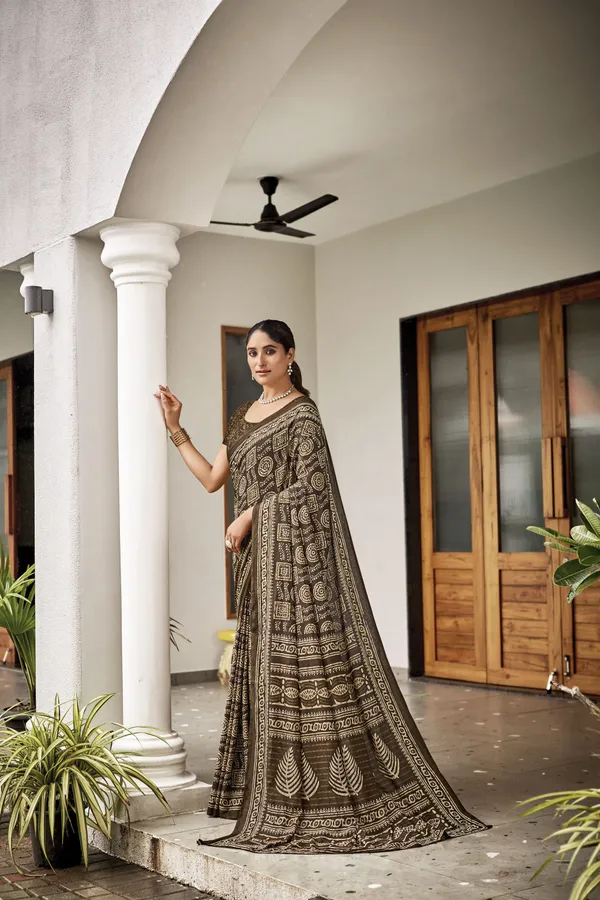 Beautiful_Handicraft_Pure_Soft_MulMul_Cotton_Ikkat_Hand_PrintedSaree_With_Blouse_Piece