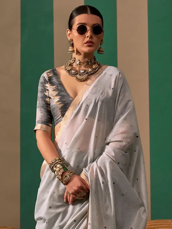 Fancy_Cotton_Handloom_Woven_Silk_Saree_With_Blouse_Piece