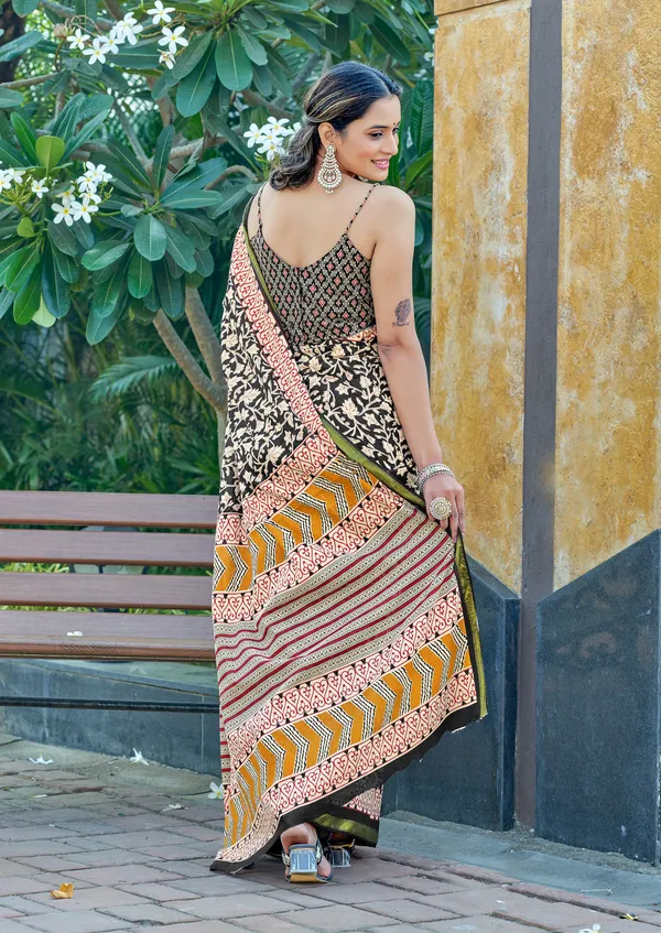 Black_Beautiful_Jaipuri_Handicraft_Rajwadi_Block_Print_Pure_Soft_MulMul_Cotton_Zari_Border_Saree_With_Blouse_Piece