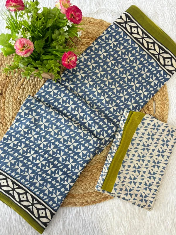 Stylish__Handicraft_Pure_Soft_MulMul_Ikkat_Hand_Print_Cotton_Saree_With_Blouse_Piece