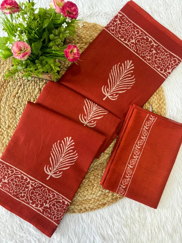 Stylish__Handicraft_Pure_Soft_MulMul_Ikkat_Hand_Print_Cotton_Saree_With_Blouse_Piece