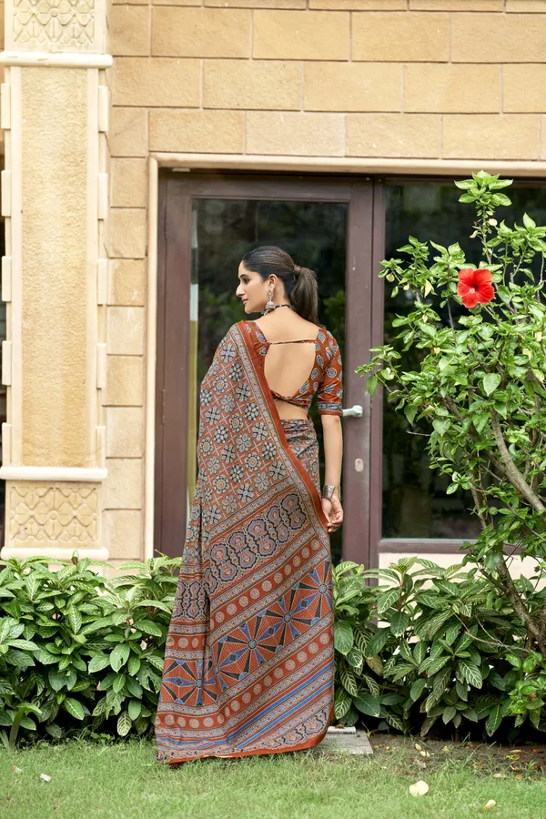 Beautiful_Handicraft_Pure_Soft_MulMul_Cotton_Ikkat_Hand_PrintedSaree_With_Blouse_Piece