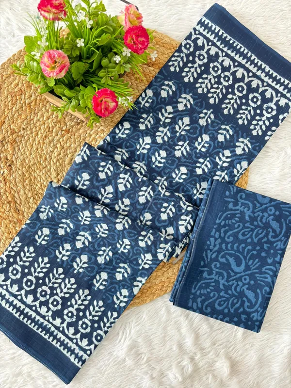 Stylish__Handicraft_Pure_Soft_MulMul_Ikkat_Hand_Print_Cotton_Saree_With_Blouse_Piece