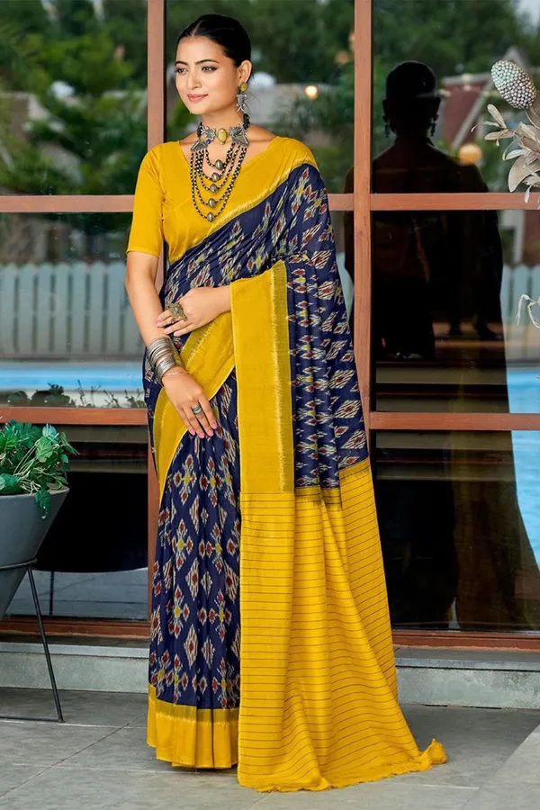 Beautiful_Handicraft_Pure_Soft_MulMul_Cotton_Ikkat_Hand_PrintedSaree_With_Blouse_Piece
