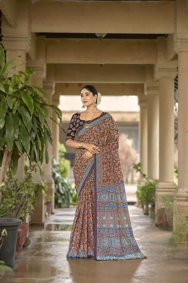 Beautiful_Handicraft_Pure_Soft_MulMul_Cotton_Ikkat_Hand_PrintedSaree_With_Blouse_Piece
