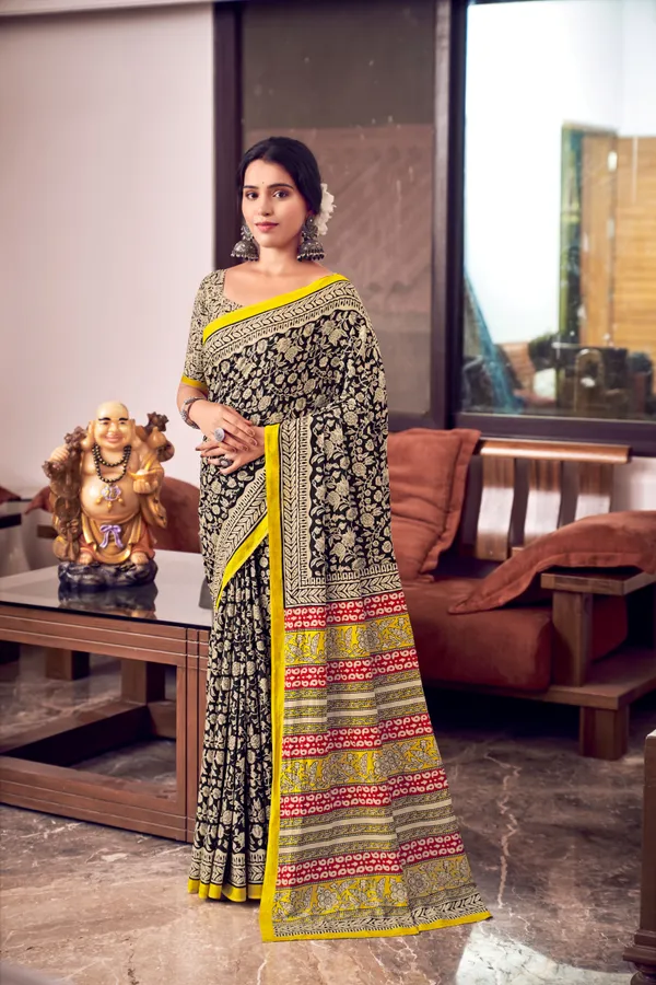 Beautiful_Handicraft_Pure_Soft_MulMul_Cotton_Ikkat_Hand_PrintedSaree_With_Blouse_Piece