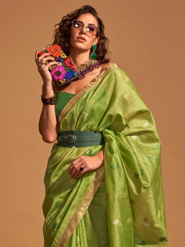 Fancy_Cotton_Handloom_Woven_Silk_Saree_With_Blouse_Piece