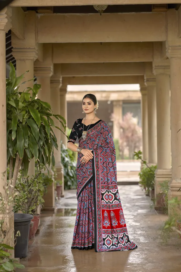 Beautiful_Handicraft_Pure_Soft_MulMul_Cotton_Ikkat_Hand_PrintedSaree_With_Blouse_Piece
