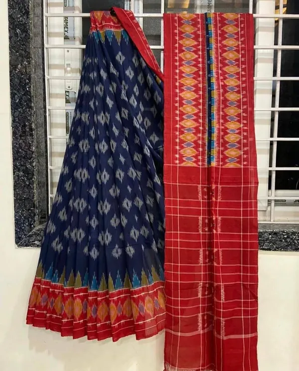 HANDICRAFT_IKKAT_PURE_SOFT_MUL_COTTON_SAREE_WITH_BLOUSE_PIECE