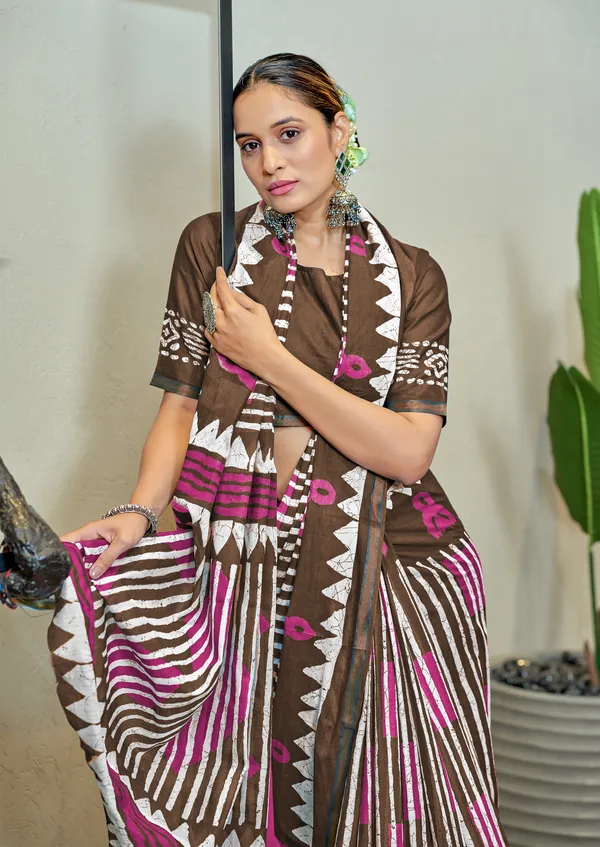 Fancy__Handicraft_Ikkat_Hand_Print_Pure_Soft_MulMul_Cotton_Saree_With_Reach_Zari_Border__With_Blouse_Piece