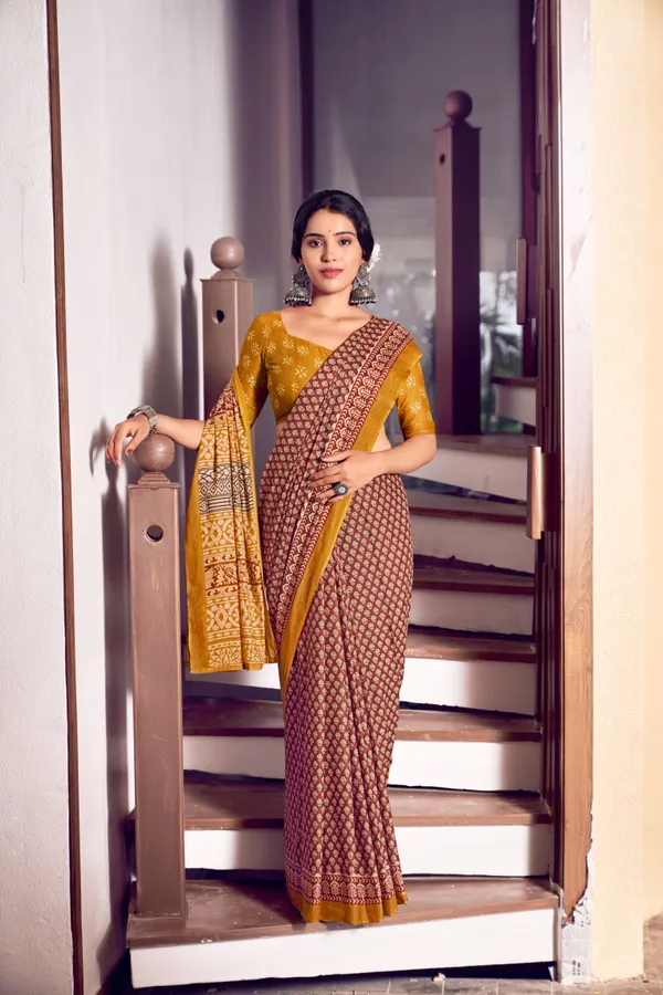 Beautiful_Handicraft_Pure_Soft_MulMul_Cotton_Ikkat_Hand_PrintedSaree_With_Blouse_Piece