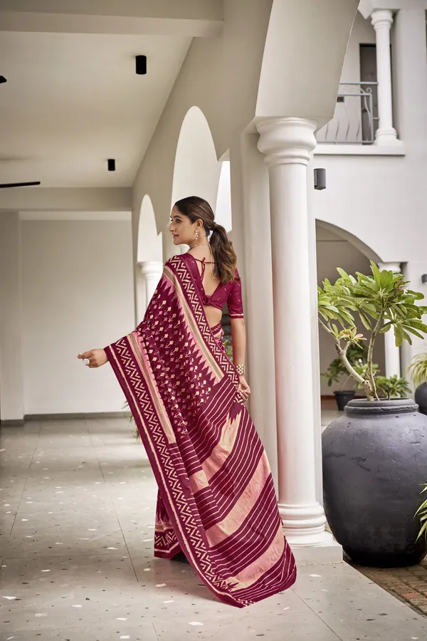 Beautiful_Handicraft_Pure_Soft_MulMul_Cotton_Ikkat_Hand_PrintedSaree_With_Blouse_Piece