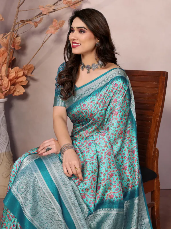 Stunning_Khadi_Viscose_Woven_Border_Pashmina_Printed_Saree_With_Blouse