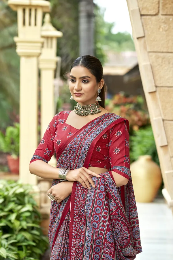 Beautiful_Handicraft_Pure_Soft_MulMul_Cotton_Ikkat_Hand_PrintedSaree_With_Blouse_Piece