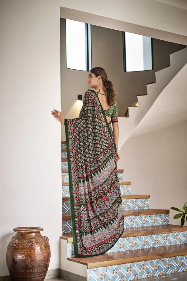 Beautiful_Handicraft_Pure_Soft_MulMul_Cotton_Ikkat_Hand_PrintedSaree_With_Blouse_Piece