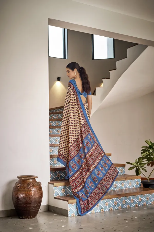 Beautiful_Handicraft_Pure_Soft_MulMul_Cotton_Ikkat_Hand_PrintedSaree_With_Blouse_Piece