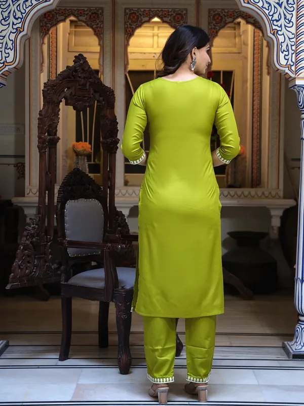 ELVISH_JAIPUR_Women_Floral_Embroidered_Regular_Chikankari_Kurta_with_Trousers