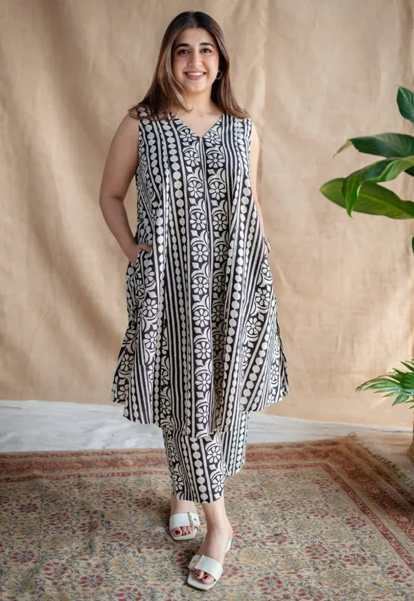 Cotton_Cut_Sleeve_Kurta_&_Pant_Set__.