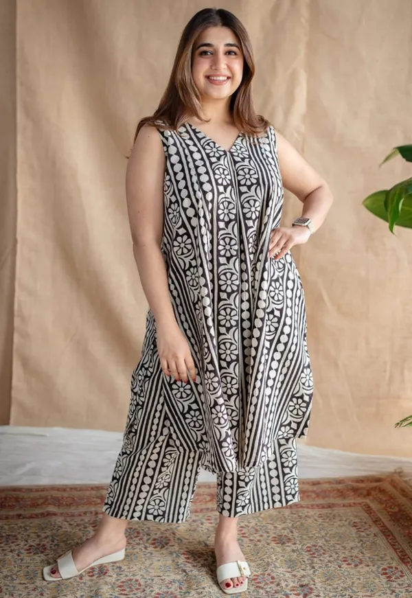 Cotton_Cut_Sleeve_Kurta_&_Pant_Set__.