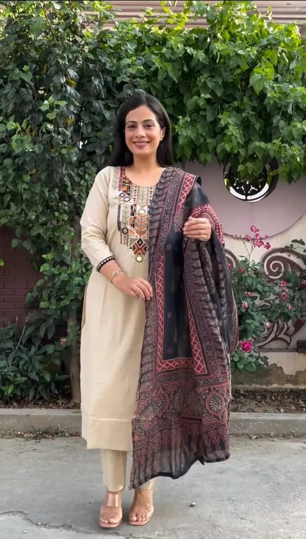 Cotton_Embroidered_Kurta_With_Pant_&_Dupatta_Set__.