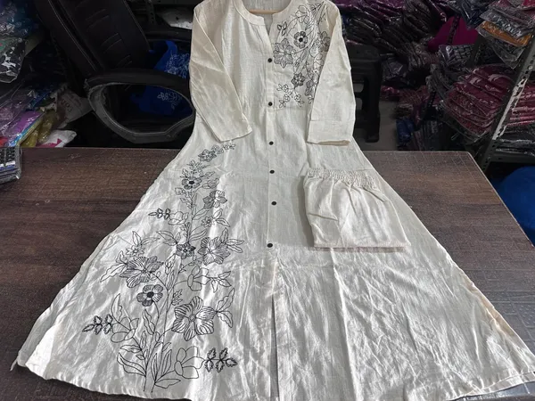 Cotton_Embroidered_Kurta_&_Pant_Set__.
