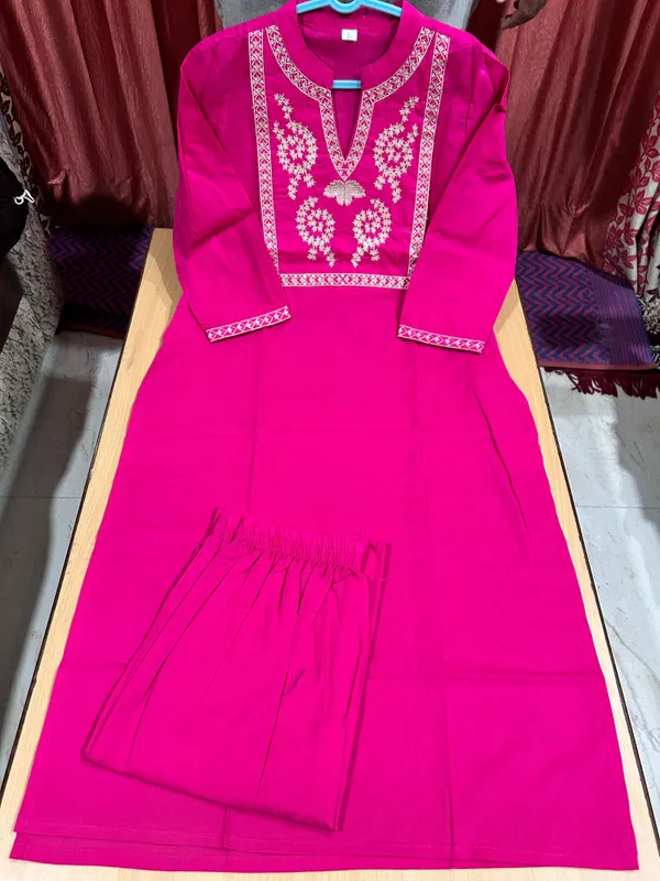Cotton_Embroidered_Kurta_&_Pant_Set__.