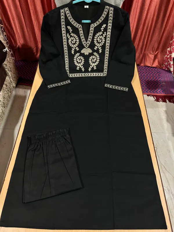 Cotton_Embroidered_Kurta_&_Pant_Set__.