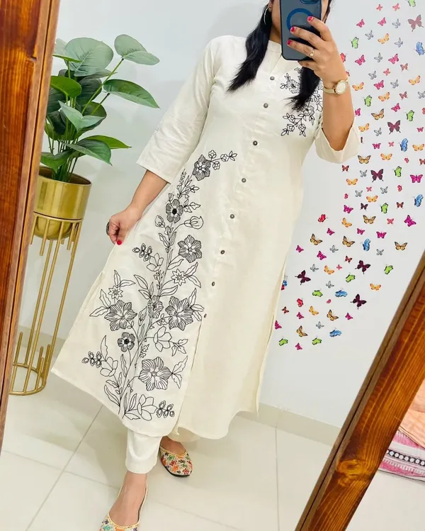 Cotton_Embroidered_Kurta_&_Pant_Set__.