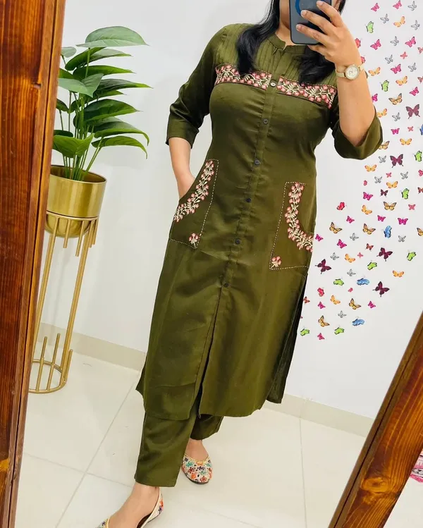 Green_Cotton_Embroidered_Kurta_&_Pant_Set