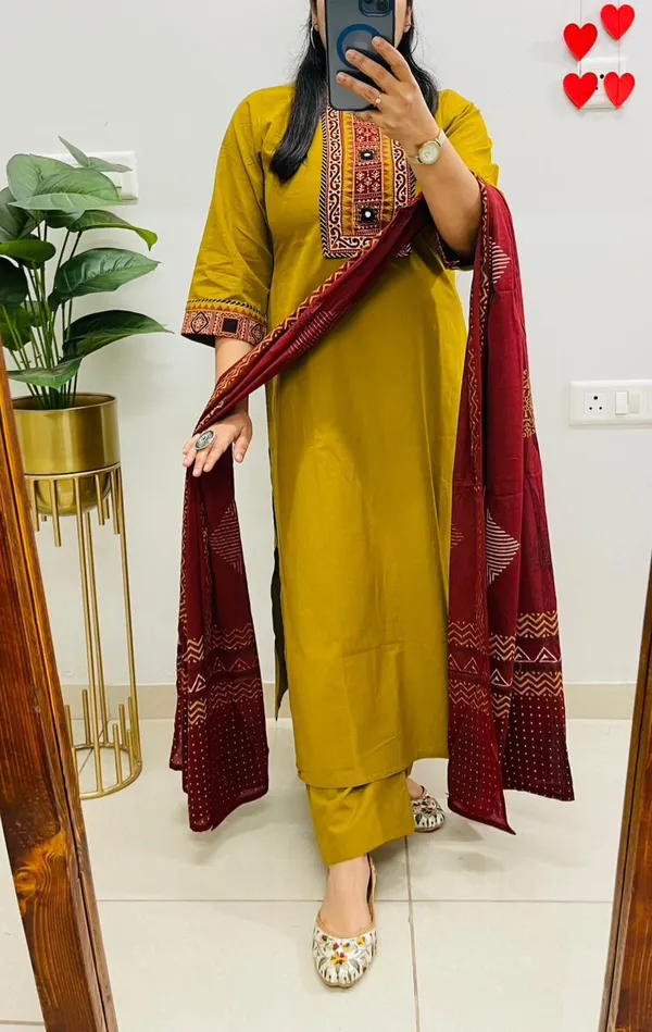 Cotton_Kurta_With_Pant_&_Dupatta_Set__.