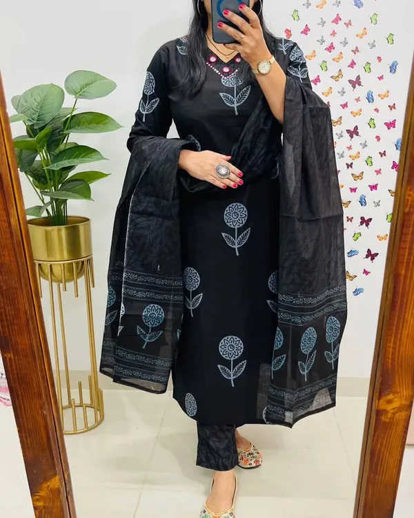Black_Cotton_Kurta_With_Pant_&_Dupatta_Set