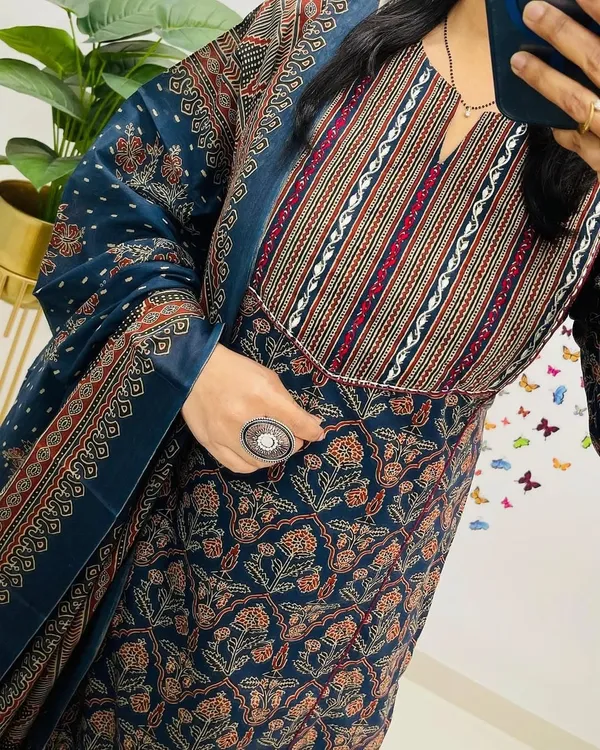 Blue_Cotton_Kurta_With_Pant_&_Dupatta_Set
