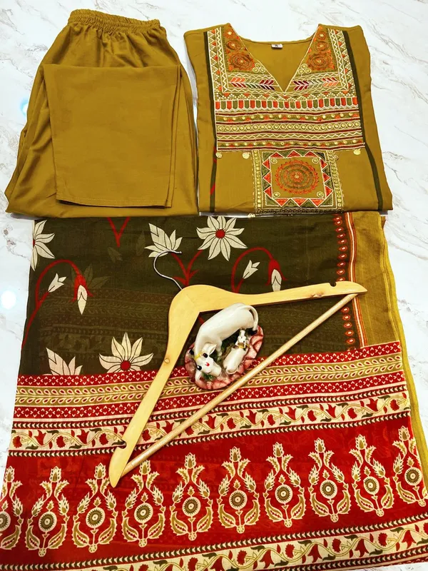 Cotton_Kurta_With_Pant_&_Malmal_Dupatta_Set__.