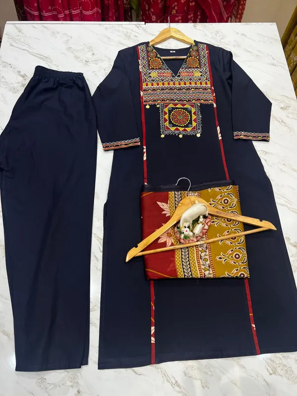Cotton_Kurta_With_Pant_&_Malmal_Dupatta_Set__.