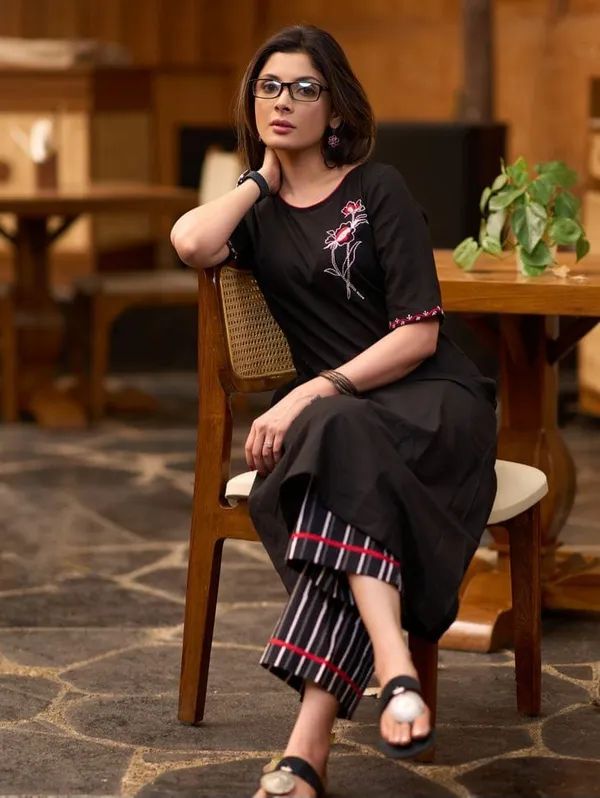 Black_Cotton_Kurta_&_Pant_Set