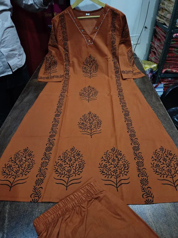 Beautiful_Hand_Block_Floral_Print_Cotton_Kurta_&_Pant_Set_