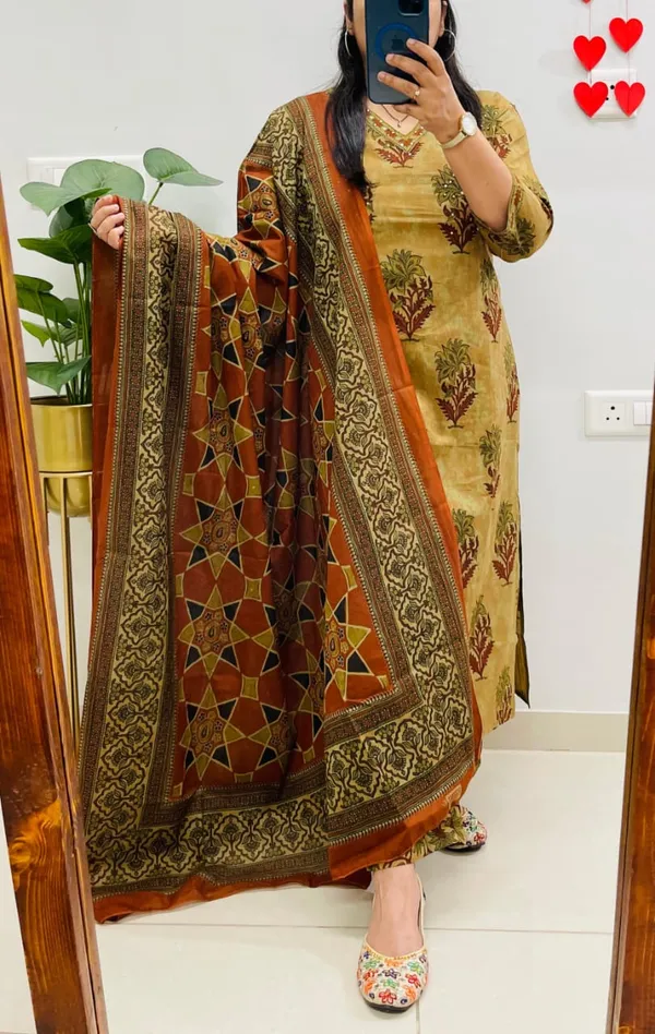 Cotton_Printed_Kurta_With_Pant_&_Dupatta_Set__.
