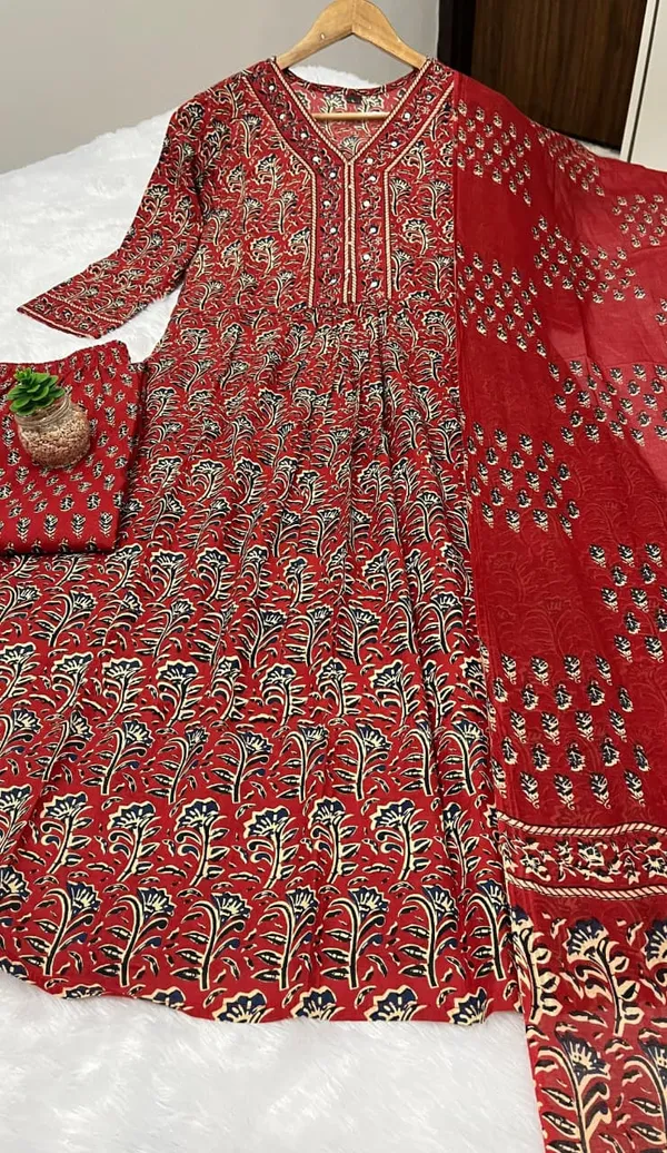 Cotton_Printed_Kurta_With_Pant_&_Dupatta_Set__.