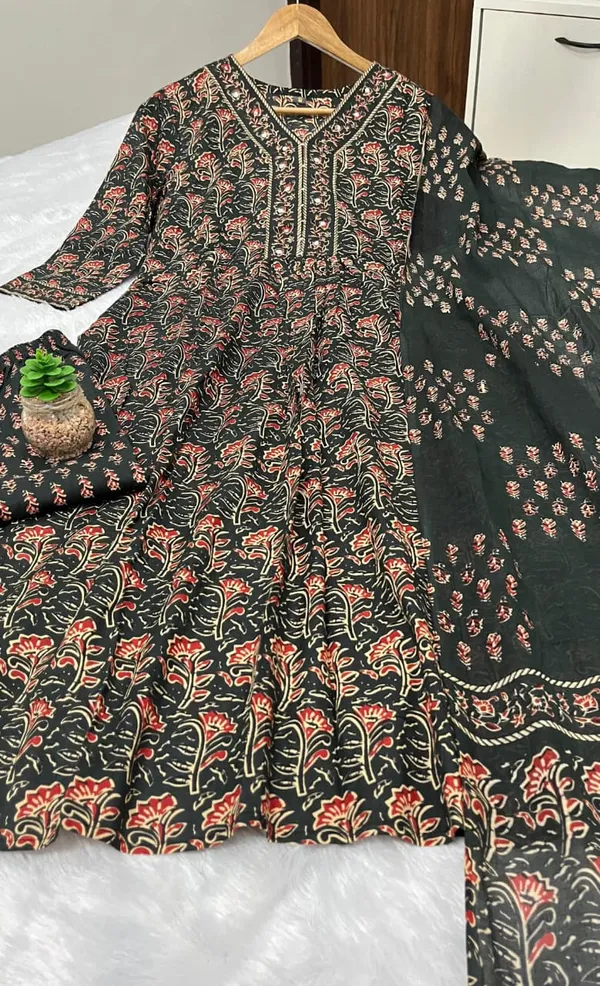 Cotton_Printed_Kurta_With_Pant_&_Dupatta_Set__.