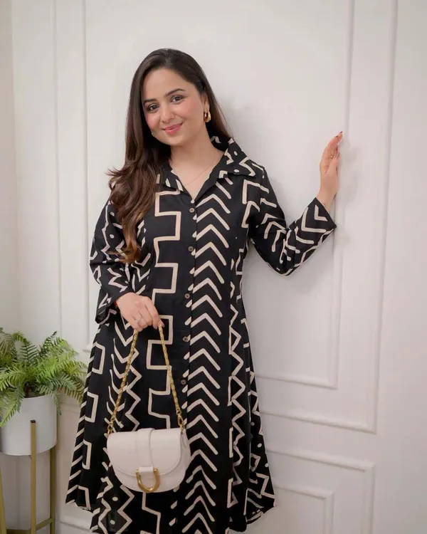 Chokhi_Bandhni_Women's_Cotton_Printed_A-line_Kurta_and_Pant_Set