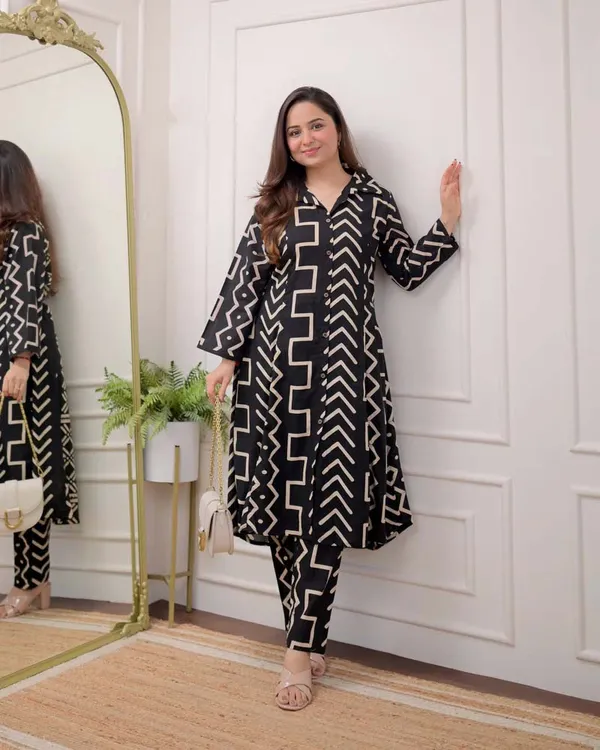 Chokhi_Bandhni_Women's_Cotton_Printed_A-line_Kurta_and_Pant_Set