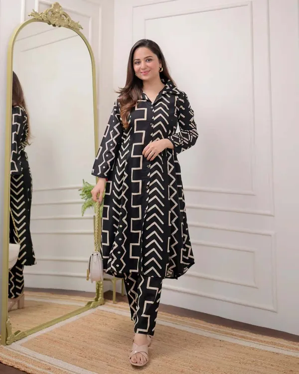 Chokhi_Bandhni_Women's_Cotton_Printed_A-line_Kurta_and_Pant_Set
