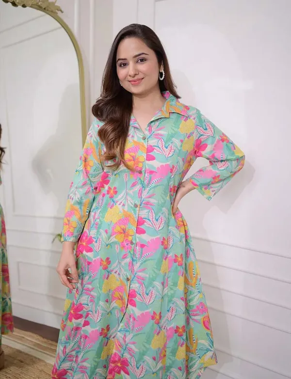 Chokhi_Bandhni_Women's_Cotton_Printed_A-line_Kurta_and_Pant_Set
