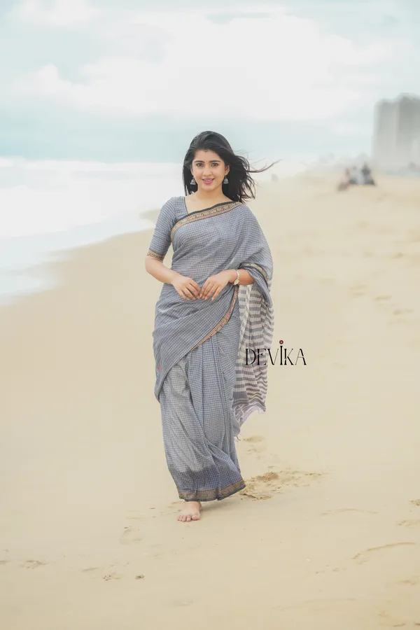 Deepali_Grey_checked_Pattern_Narayanpet_Pure_cotton_saree