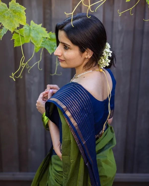 Green_Aradhana_Narayanapet_Pure_Cotton_saree_with_running_blouse_piece_(same_as_saree_(color))