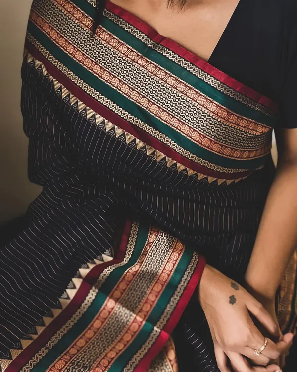 Anuradha_Black_Narayanpet_Pure_cotton_saree