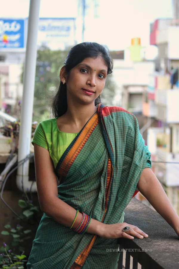 Ashwini_checked_Pattern_Narayanapet_Pure_Cotton_saree_with_running_blouse_piece_(Same_as_saree)