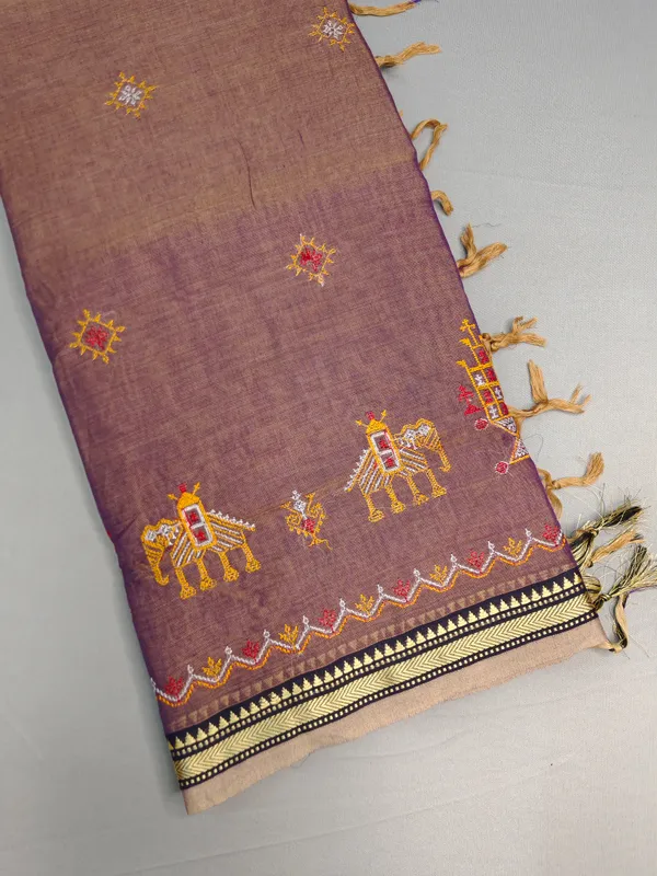 Beige_Kasuti_Embroidered_Narayanapet_Pure_Cotton_saree