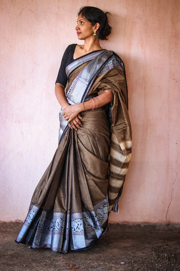 Biege_Tanvi_Silver_Jari_Border_Narayanpet_Pure_Cotton_saree