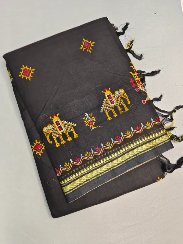 Black_Kasuti_Embroidered_Narayanapet_Pure_Cotton_saree